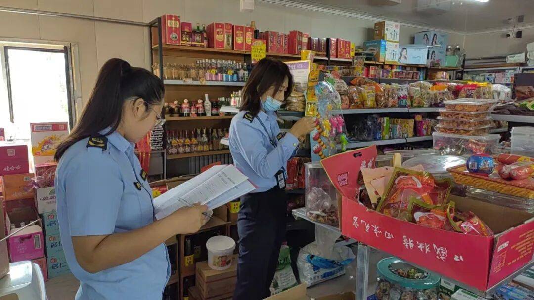【雷霆行动】左旗市场监管局开展农村假冒伪劣食品、制售假劣肉制品专项整治“回头看”工作