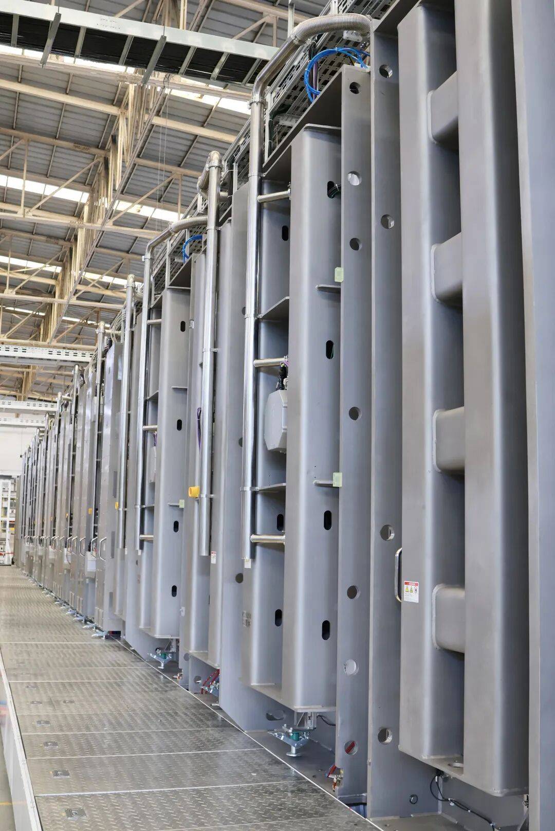 捷佳伟创又出货大尺寸钙钛矿磁控溅射设备