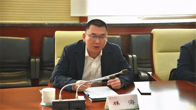 林海，追求低级趣味，长期沉迷网络游戏
