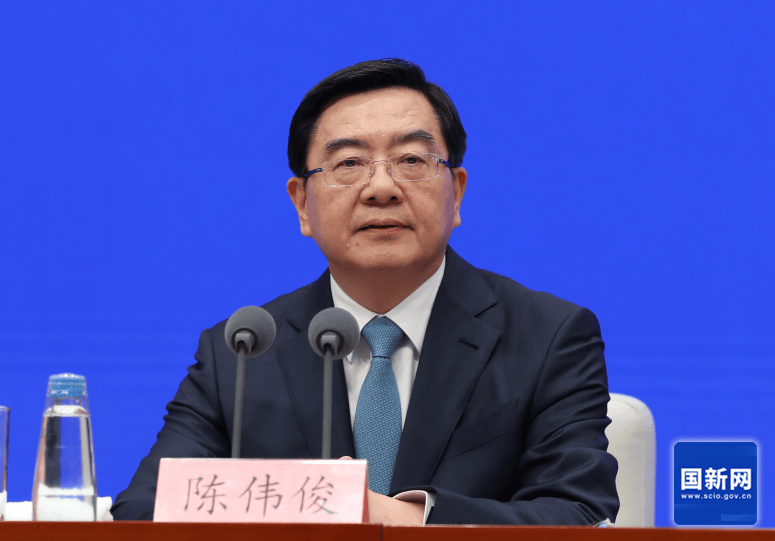 新疆维吾尔自治区常务副主席陈伟俊回应美国无理制裁：如果说强迫，是美国在搞“强迫失业”