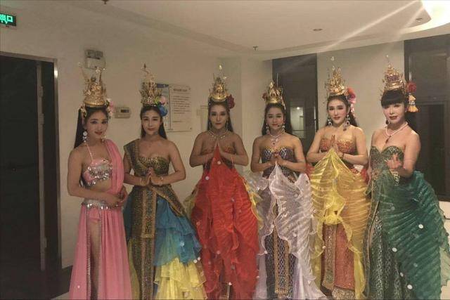 泰国毁三观的租妻制度,一个老婆50块,欧美老白男挤破头也想去