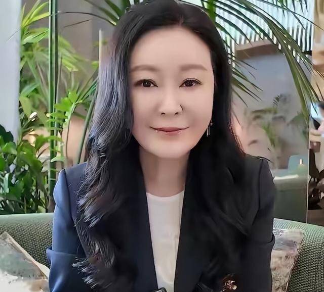 善恶终有报！前央视王牌主持人王小骞，如今沦落为“人人喊打”？