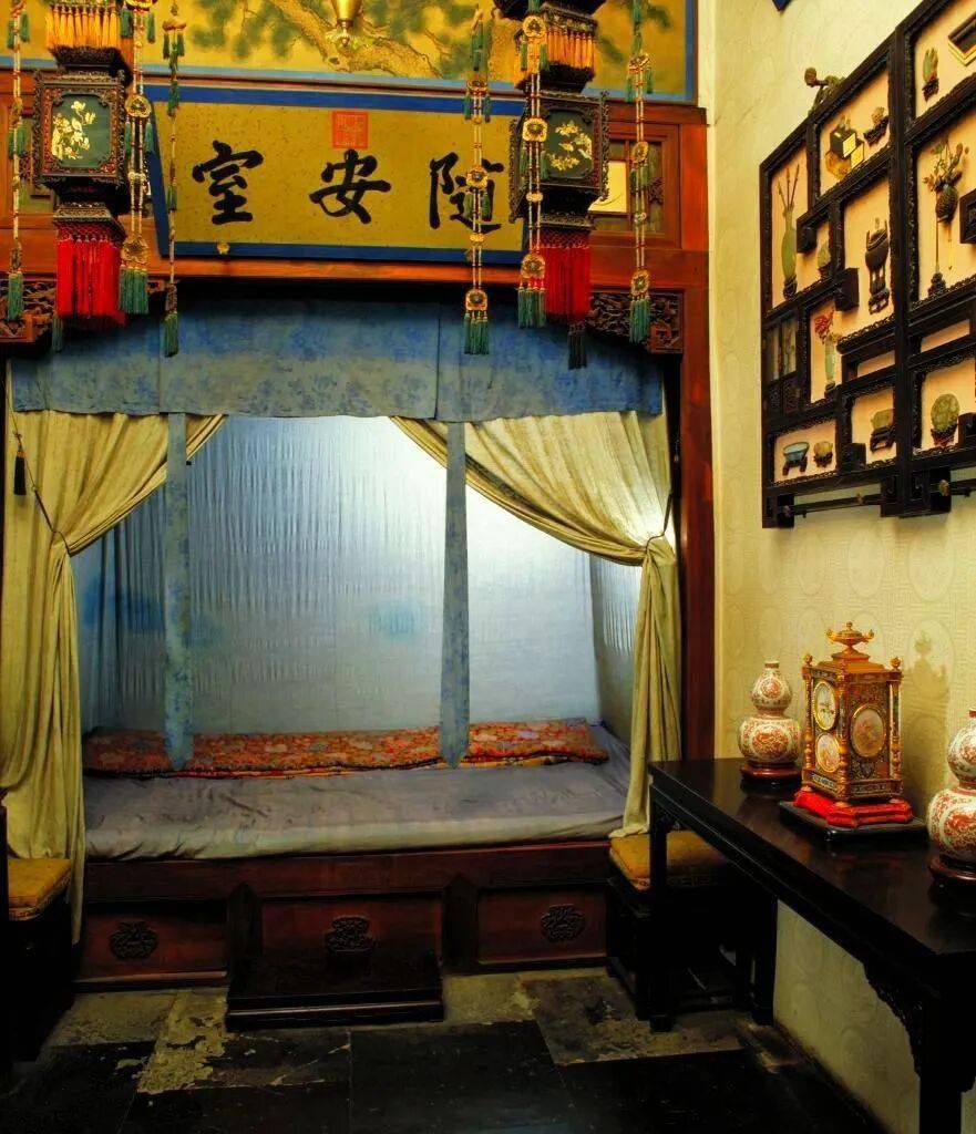 皇帝床上挂这仨字,啥意思?