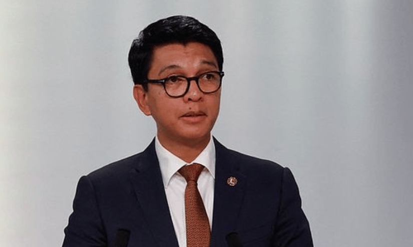 早安!世界丨内塔尼亚胡向卡塔尔道歉；他信向泰国国王提交特赦申请
