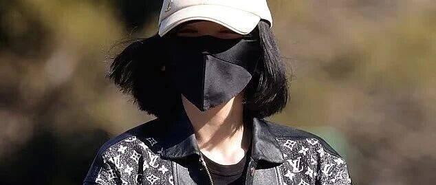 刚刚!杨兰兰身份曝光!14岁留学澳洲,已拿PR!法院撤销一项重要指控_保释_警方_重伤