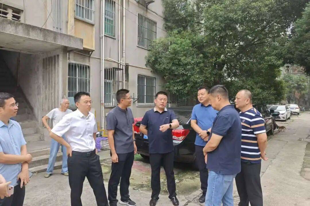 陈雪峰指出,既有建筑安全事关人民群众生命财产,容