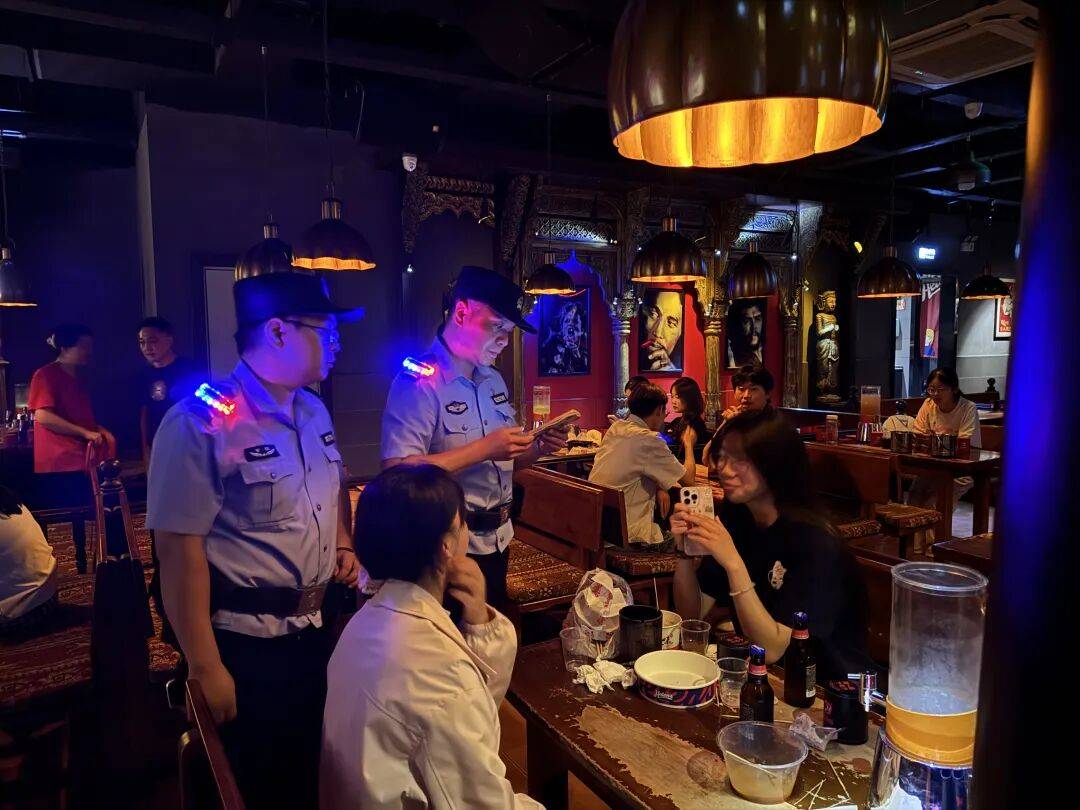 昨晚，铜陵公安开展统一行动！
