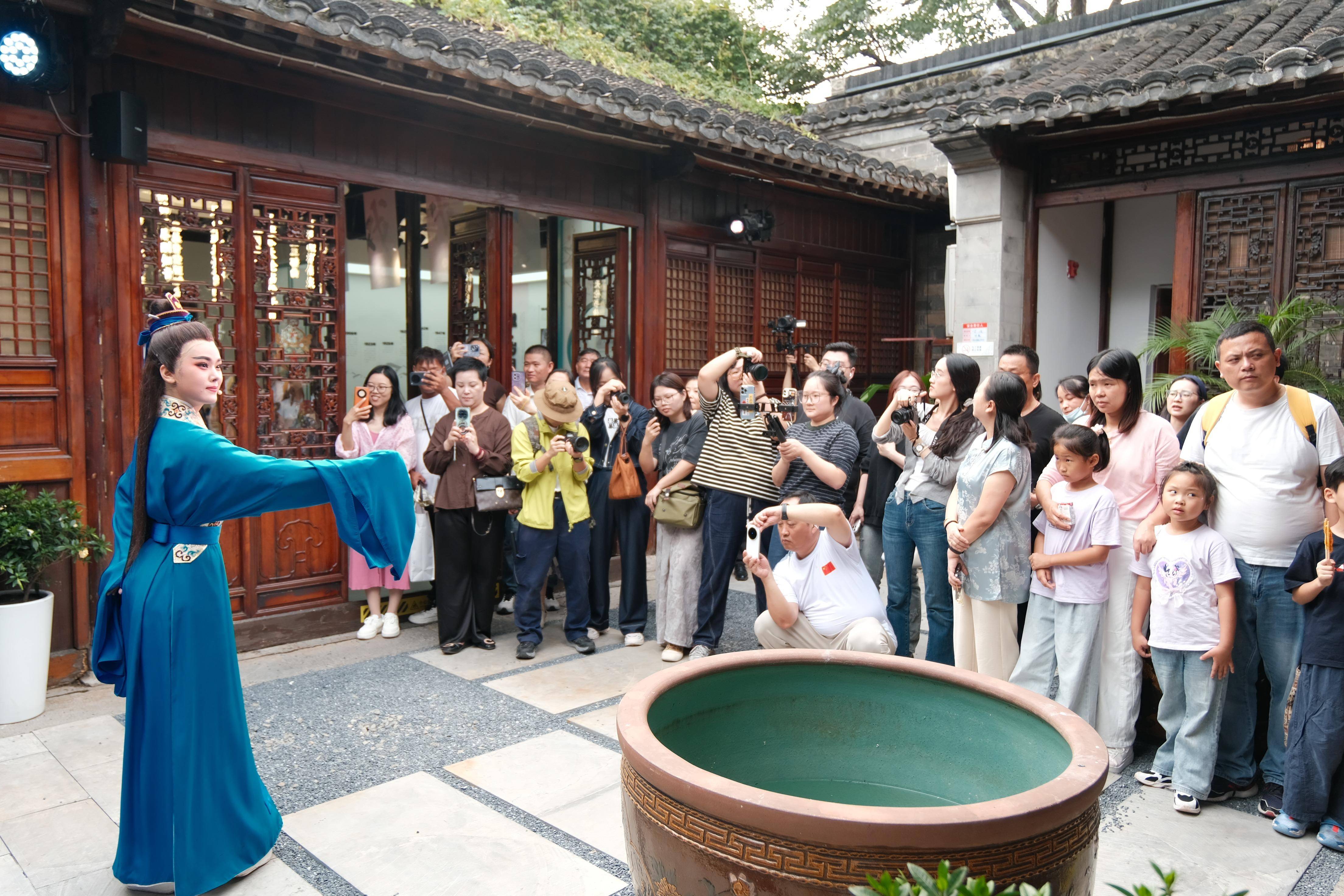青春华章│江苏南京：青砖黛瓦藏“好戏”，越韵“拿捏”年轻人