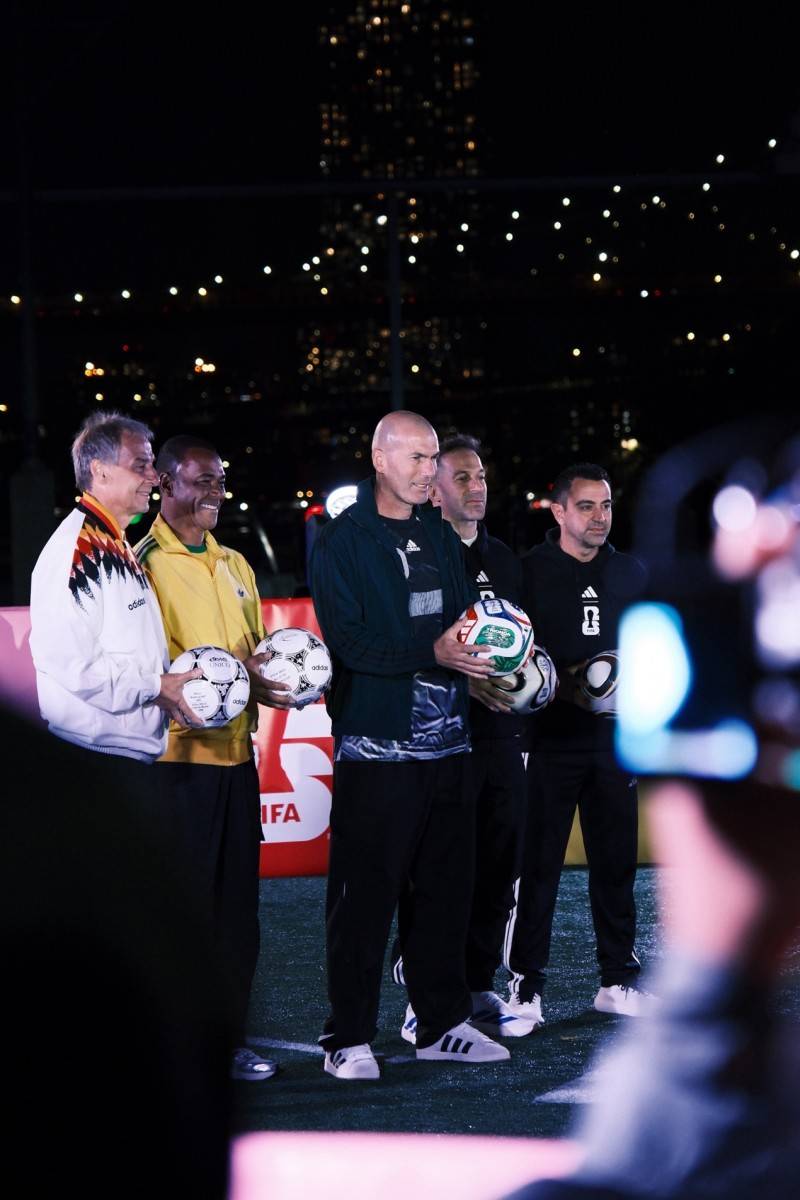 阿迪达斯揭晓26年FIFA世界杯官方比赛用球TR足球直播-NBA直播_英超_世界杯体育【超清在线观看】IONDA“三重浪”开启足球狂欢号角