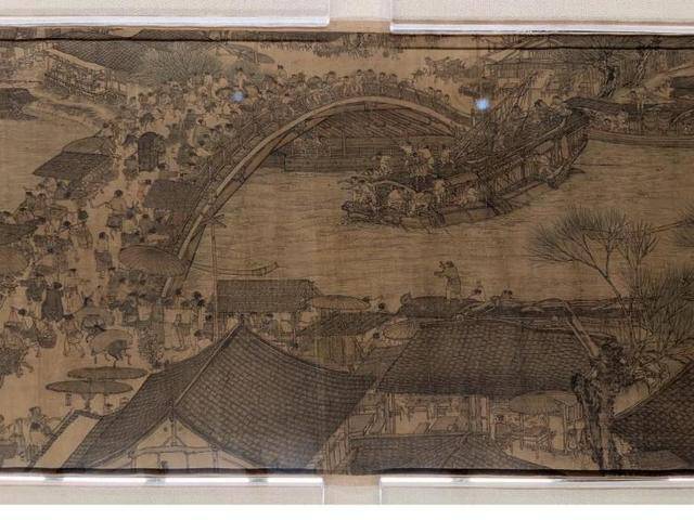 人气爆棚！《清明上河图》故宫展出，排队一两个小时才能入场，有人为第一批进场天蒙蒙亮就赶来
