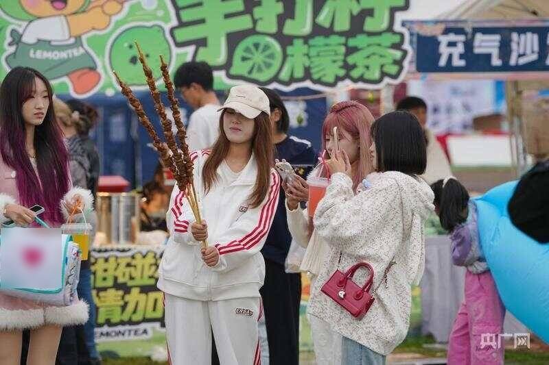 “音乐+文旅”引热潮！“一张票根”撬动县域假日消费新活力