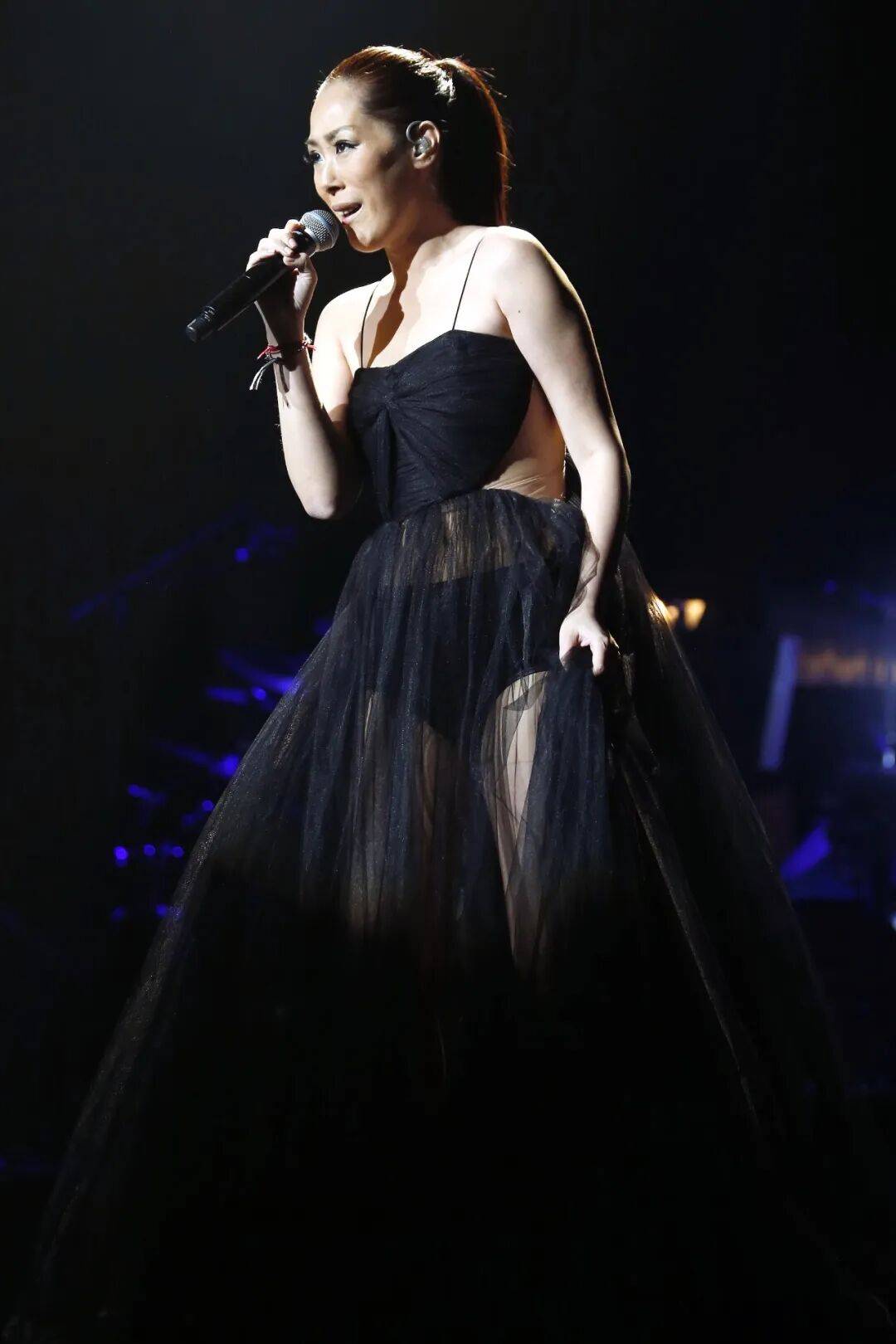 59岁女歌手被曝病危,已在icu抢救