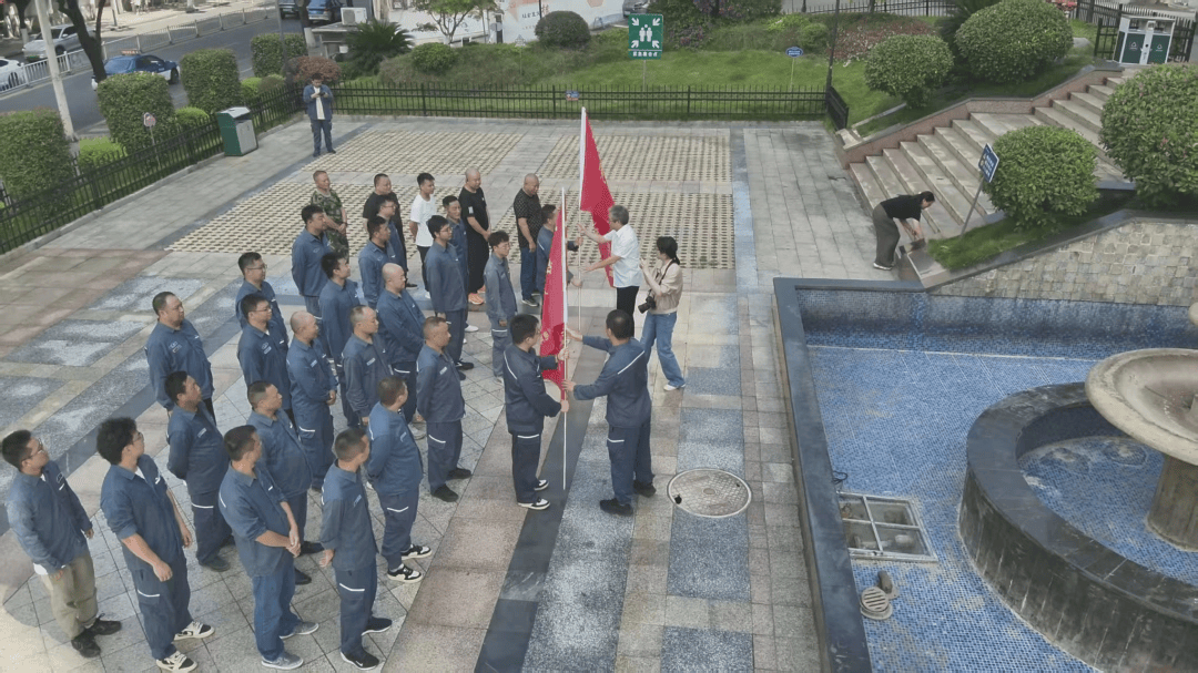 铜仁供电局驰援广东湛江迎战台风“麦德姆”
