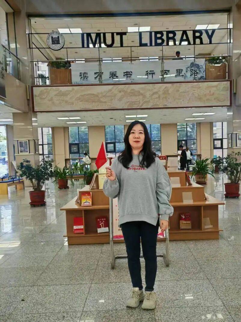 双节同庆，书香不息——图书馆双节假期学习氛围浓厚