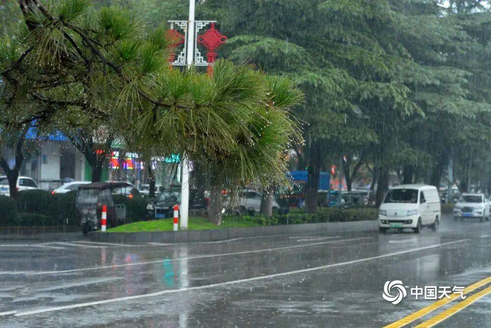 多阴雨，低温添厚衣
