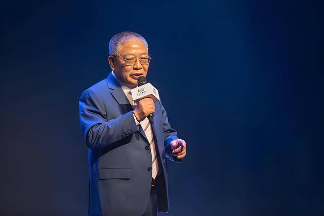 管金生病逝，大佬归去，往事似像昨天