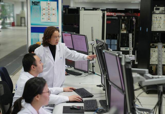 新华社政论丨携手为人类命运共同体撑起辽远发展天空——写在全球妇女峰会即将在北京举行之际