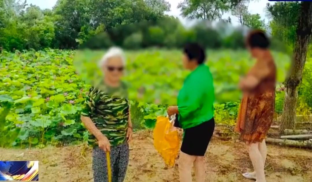 上海九旬老太称与家人不睦，将房产存款全部留给“干儿子”！死后骨灰却被撒荒山