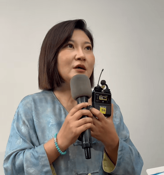 她，终于离婚了！