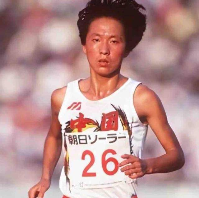 三个孩子三个爹,52岁"东方神鹿"王军霞现状如何