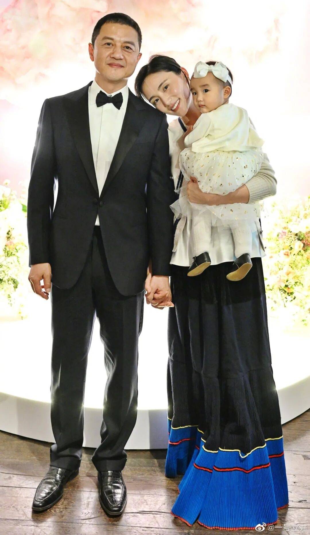 李亚鹏与海哈金喜宣布离婚：孩子跟随母亲，由双方抚养；此前女方承认很久没在一起了