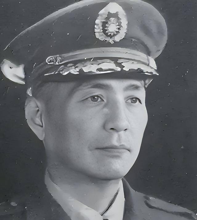 这下全国人民都知道了，刘若英的爷爷，居然是《沉默的荣耀》的他