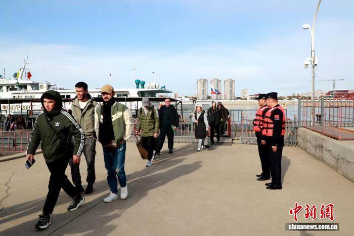 中国对俄免签“满月” 入境黑龙江俄罗斯旅客同比增28.4% -华闻时空