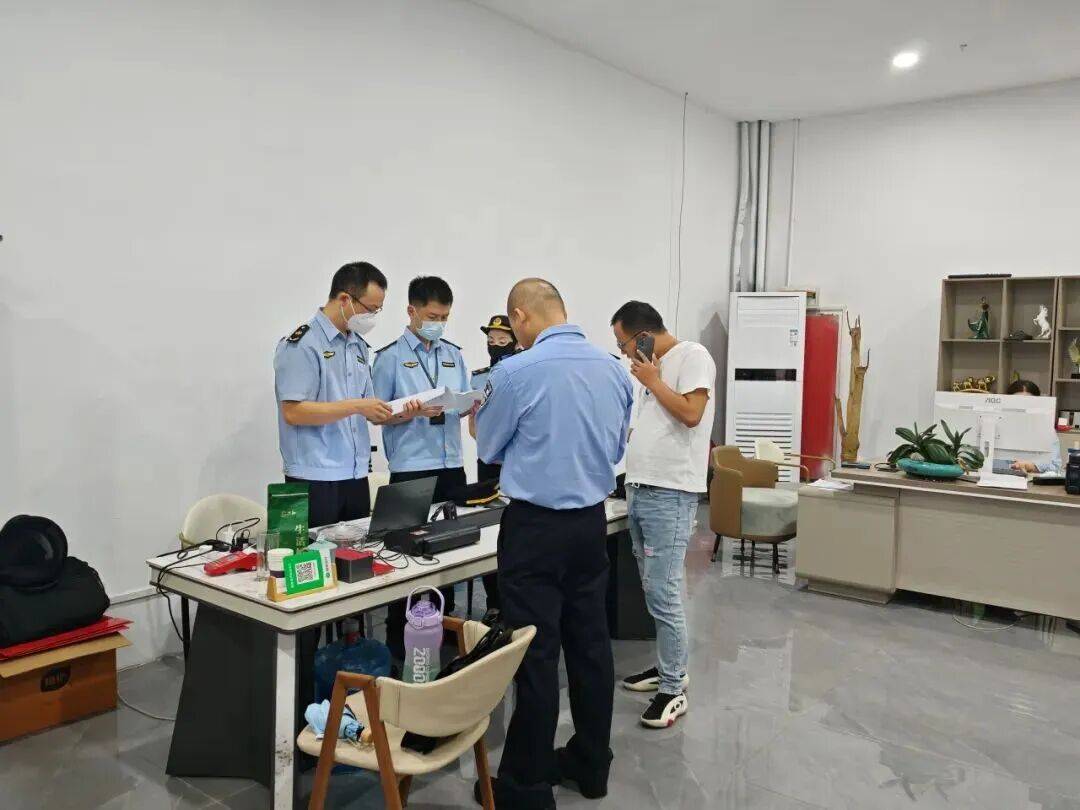上海交通执法和公安部门联合开展网约车、租赁车行业乱象打击整治行动