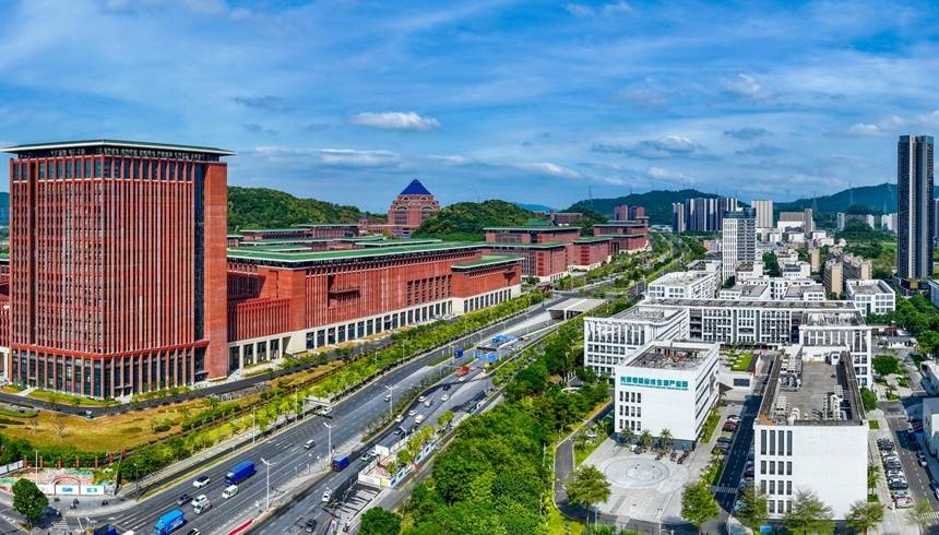 “百万英才汇南粤”，教育科技人才大融通
