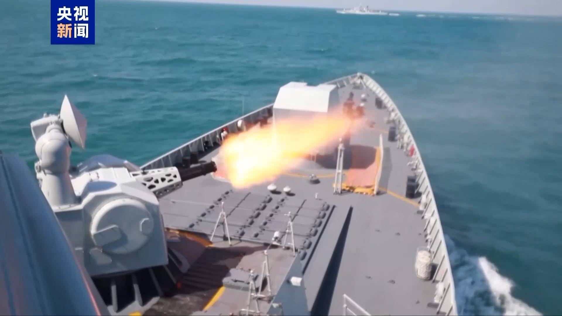 专治“火力不足恐惧症” 052D型驱逐舰的武器有多强？
