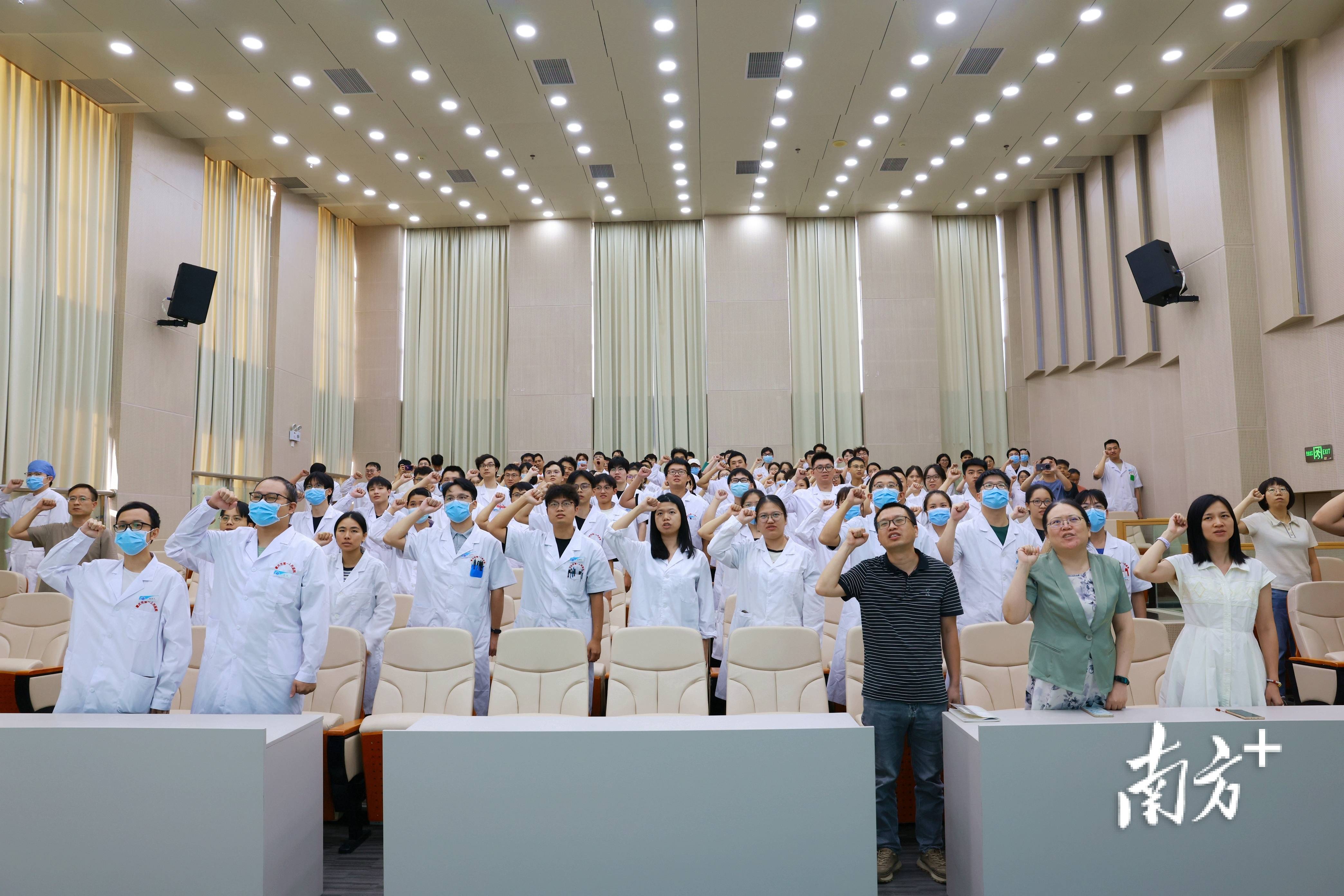 包含肇庆市第一人民医院北京看病指南必知的词条