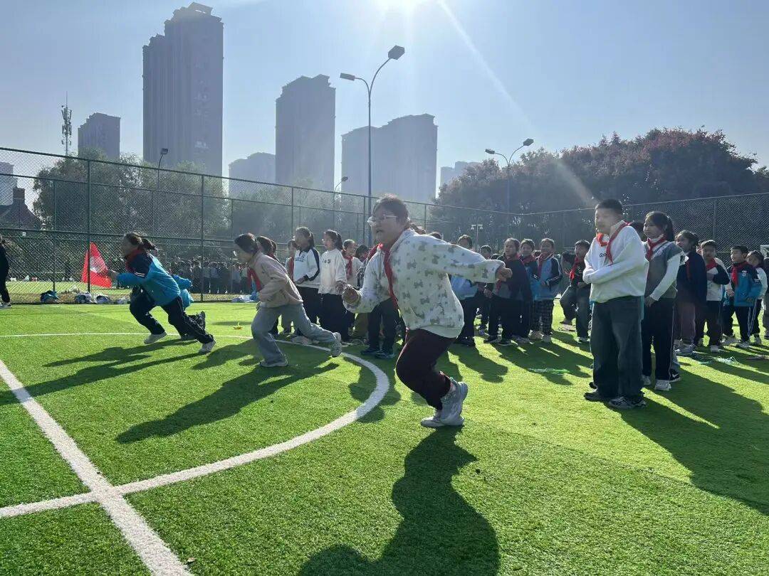 枫林小学:秋日趣游 童心拾光