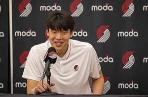 杨瀚森拿2分1篮板！盘点7名中国球员NBA首秀数据，姚明开局也不顺