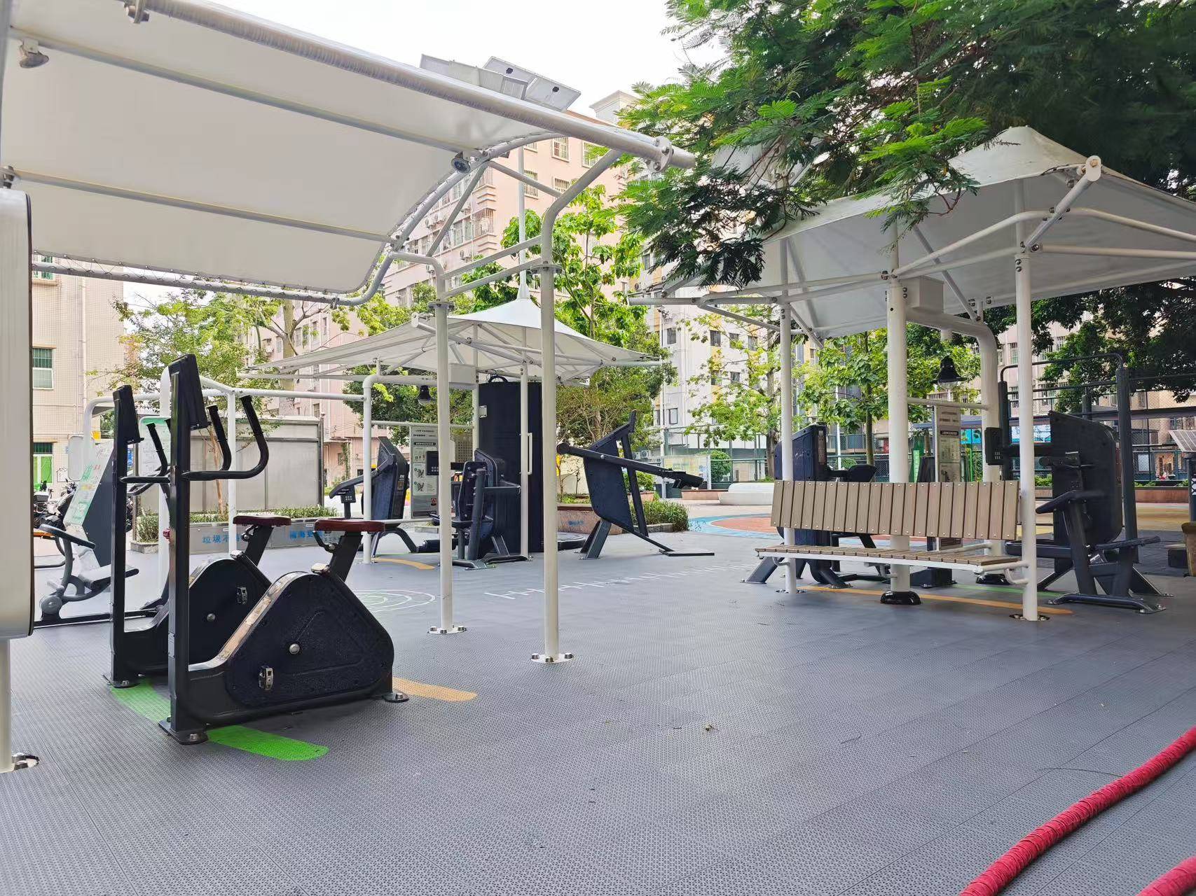 中国·必威智慧健身进社区福海塘尾居民乐享“可视化”运动新体验