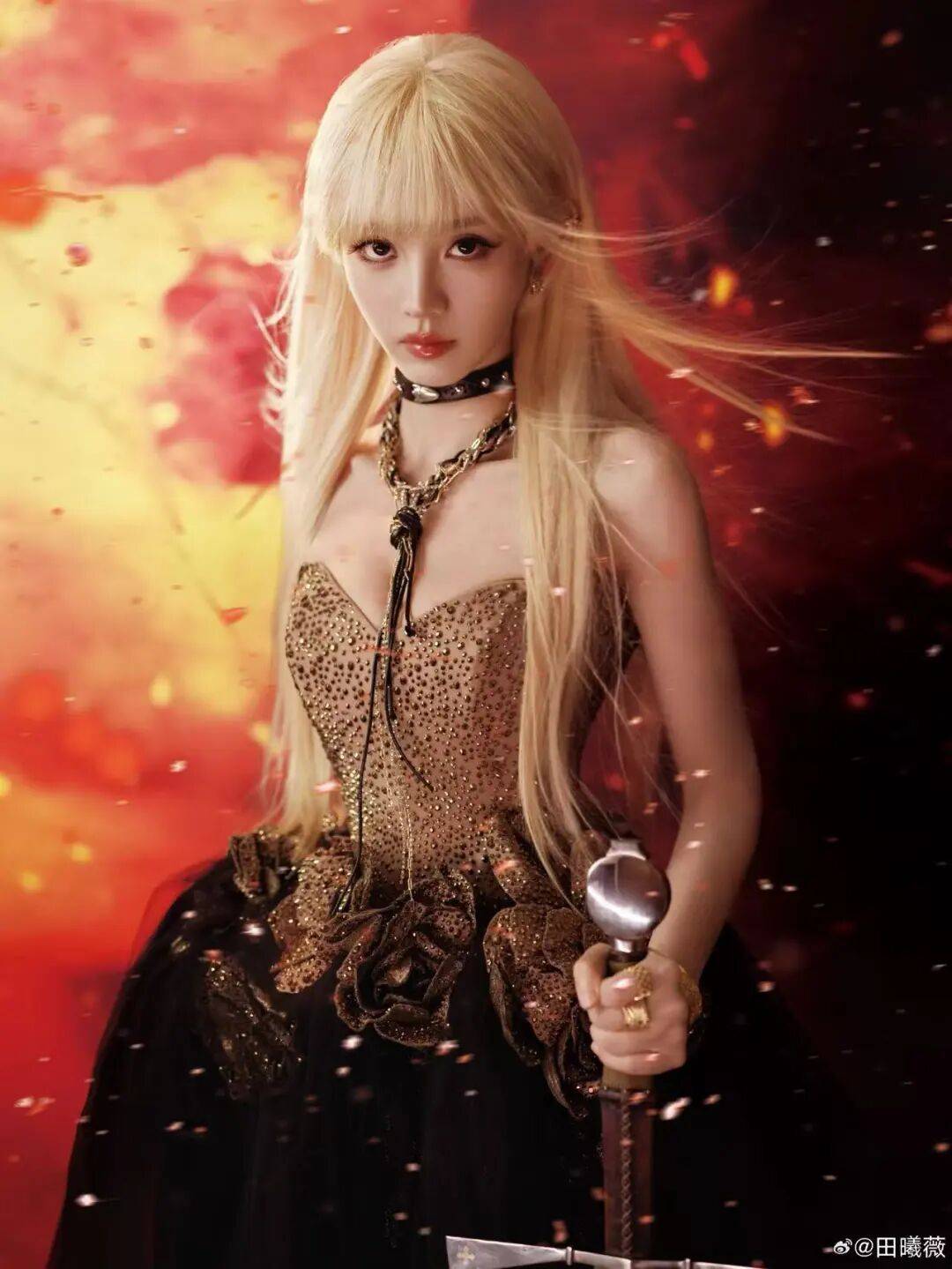 甜美邻家女孩秒切腹黑恶女田曦薇的vogue盛典妆造太美了