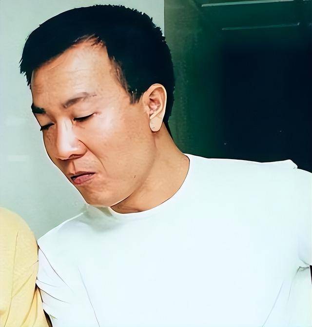 还改编了《托妻献子》这个相声,被认为是在嘲讽袁茵和戴志诚