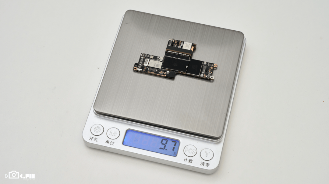 拆完iPhone Air后，我觉得苹果还有牙膏能挤。