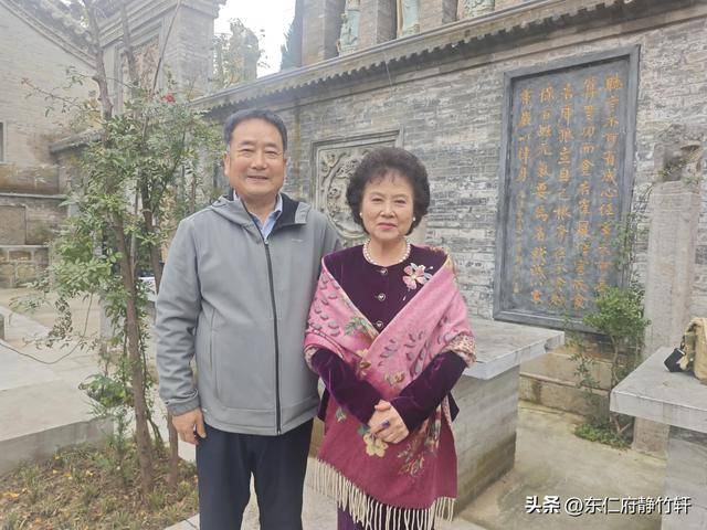 联赠陕西省广播电视台著名主持人德艺双馨陈爱美老师 文/李景宁