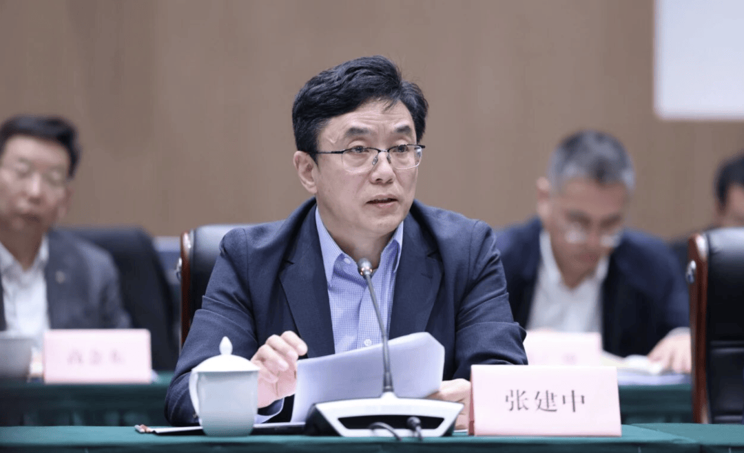 “中国版英伟达”摩尔线程来了！科创板IPO注册获批，估值超300亿！创始人曾任英伟达大中华区总经理，背后这些投资人“赚麻了”