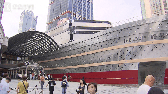 “揽拍”扰课 网红地标怎么成了私家地盘?_游客_人员_长宁