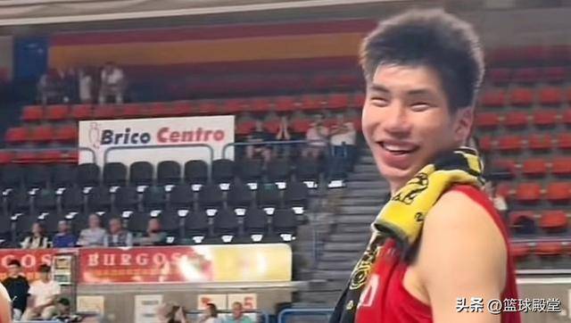 原创             余嘉豪第六轮2板1助!无球权,篮板糟,护框出色,后续回国打全运