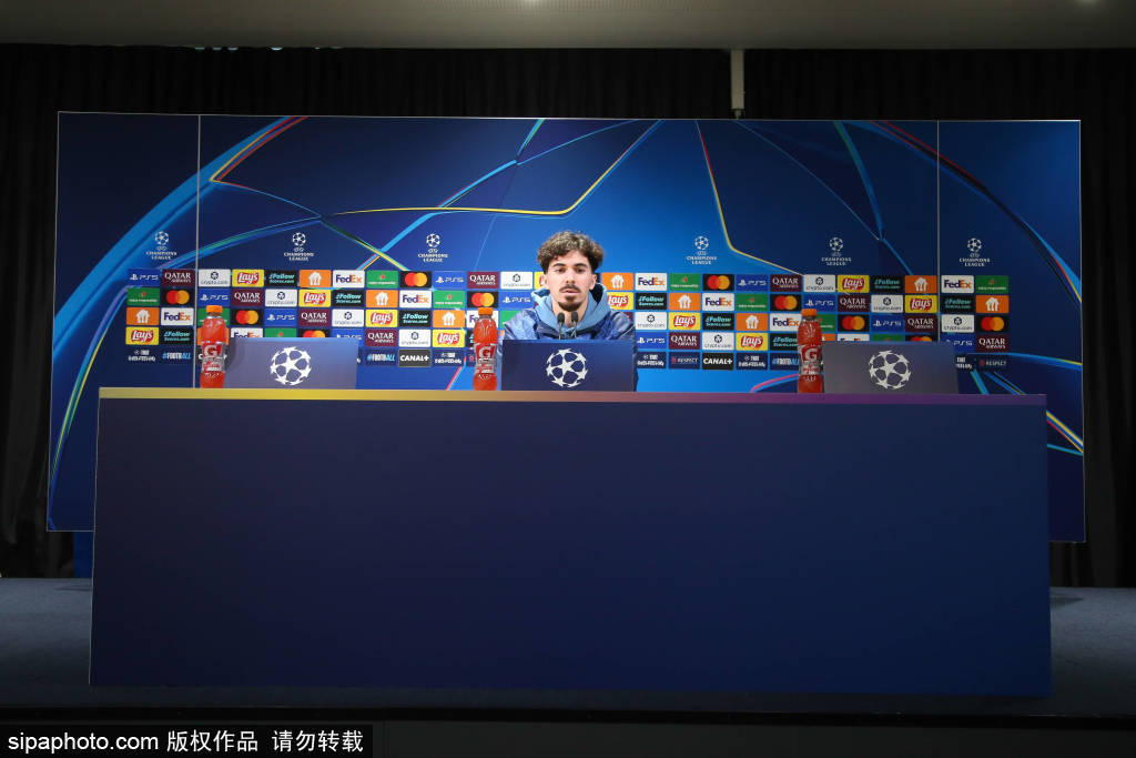 皇马欧冠再战红军!姆巴佩领衔豪华首发出炉,卡马文加意外入列