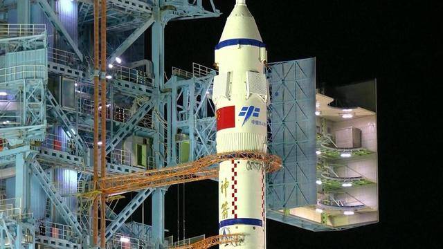 原创 神舟二十遭遇致命撞击!幕后黑手竟然是它?航天员如何绝境求生?