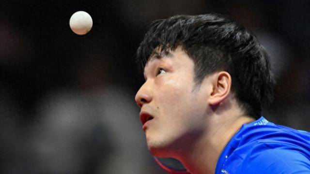 全运会乒乓球：樊振东把对手打服了，孙颖莎王楚钦全都小心翼翼