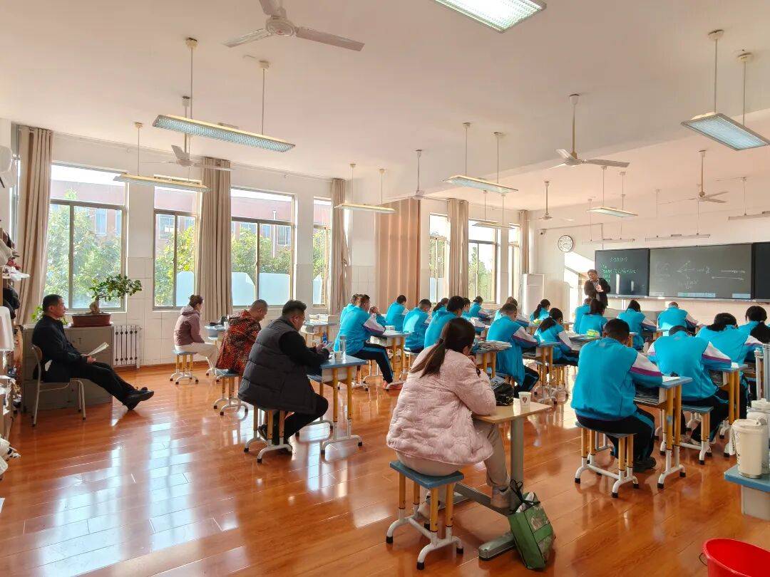 家校携手共育 见证成长之美