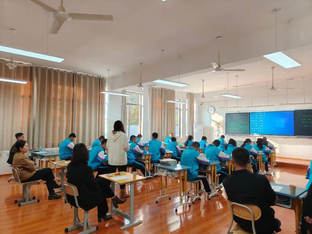 家校携手共育 见证成长之美