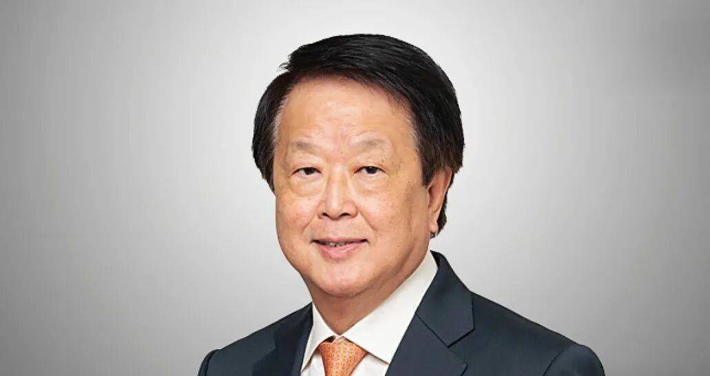 郭孔丰,祖籍福建福州,1949年出生于新加坡,新加坡国籍,拥有中华人民