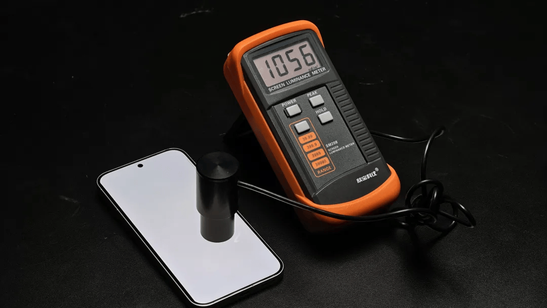 便宜大几百，配置却更顶？子品牌手机开始“骑脸”自家大哥了。