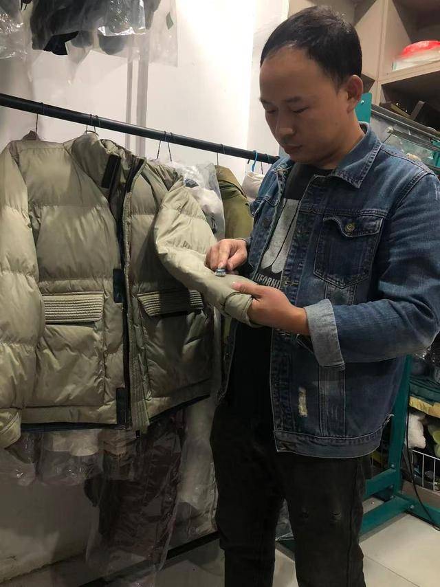 洗衣店老板：羽绒服别买军绿色卡其色