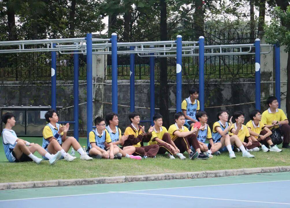 CBA盘口与数据深度__今日CBA盘口分析·大小分策略·球队档案高中部｜续写南粤运动激情！翰林“开心杯”篮球联赛燃动收官